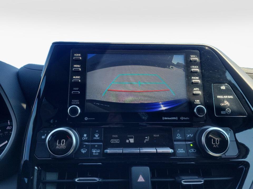 Used 2020 Toyota Highlander XLE FWD image 19