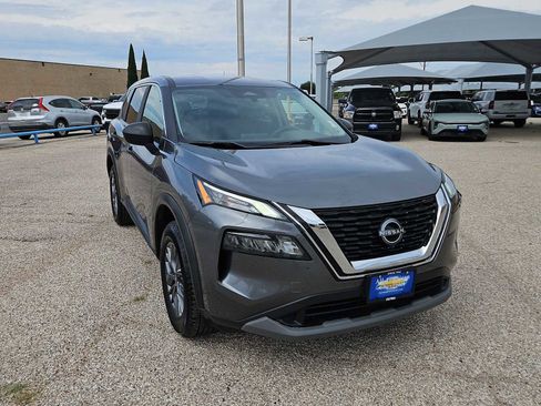 Used 2023 Nissan Rogue S AWD/4WD image 2