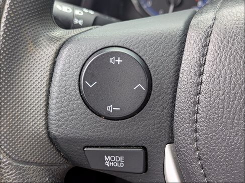 Used 2018 Toyota Corolla LE FWD image 22