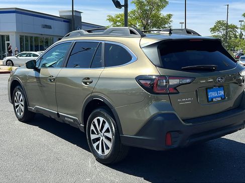 Used 2022 Subaru Outback Premium AWD/4WD image 7