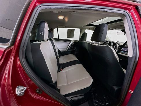 Used 2018 Toyota RAV4 XLE AWD/4WD image 29