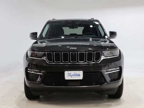 Used 2023 Jeep Grand Cherokee Limited w/ Luxury Tech Group II AWD/4WD image 2