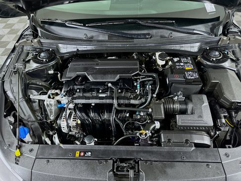 Used 2025 Kia K4 LXS image 32