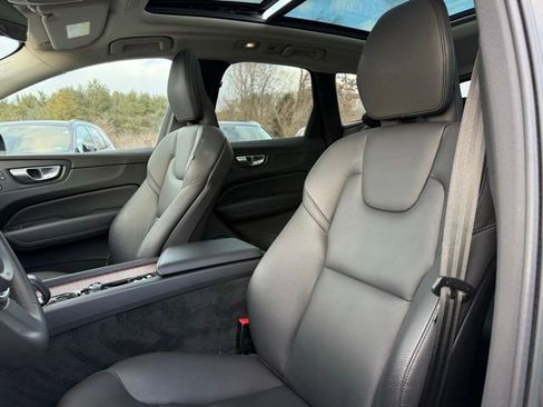 Certified 2023 Volvo XC60 B5 Plus w/ Climate Package image 18