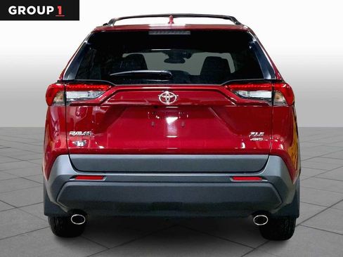 Used 2022 Toyota RAV4 XLE image 4
