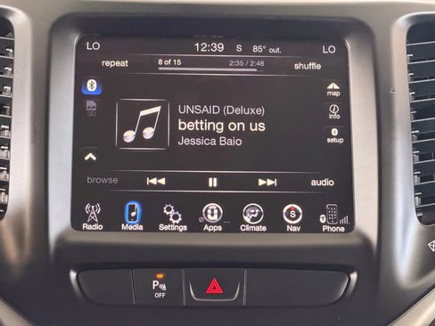 Used 2018 Jeep Cherokee Trailhawk w/ Trailer Tow Group AWD/4WD image 30