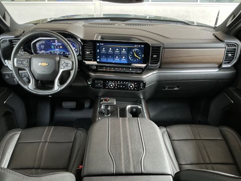 Used 2023 Chevrolet Silverado 1500 High Country image 4