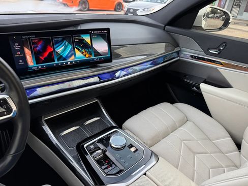 Used 2023 BMW 760i xDrive w/ Executive Package AWD/4WD image 51