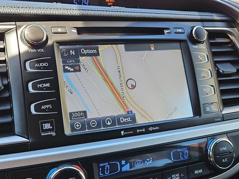 Used 2016 Toyota Highlander Limited image 24