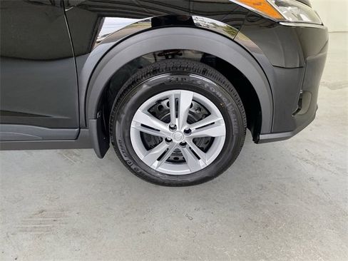 Certified 2025 Nissan Kicks Play S image 14