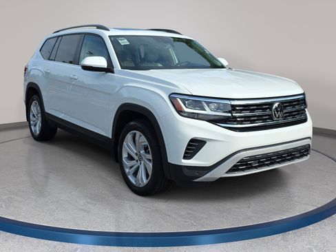 Used 2023 Volkswagen Atlas SE w/ Panoramic Sunroof Package AWD/4WD image 3