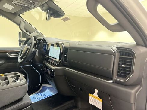 Certified 2025 Chevrolet Silverado 3500 LT w/ Safety Package image 25