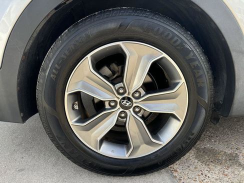 Used 2014 Hyundai Santa Fe GLS image 9