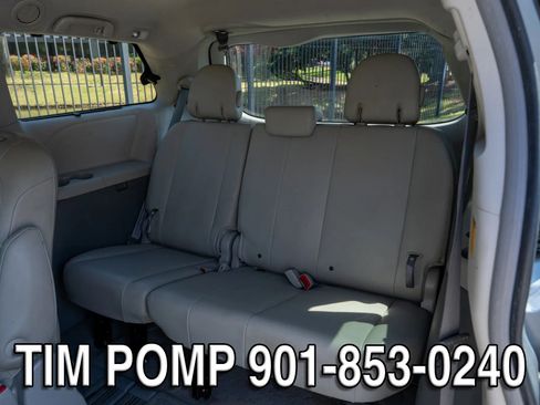 Used 2011 Toyota Sienna XLE w/ Entertainment Pkg FWD image 14
