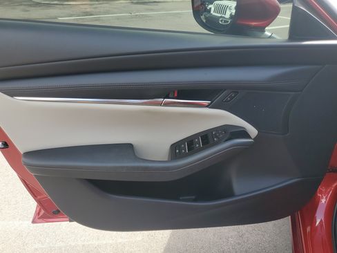 Used 2024 MAZDA MAZDA3 s FWD image 9