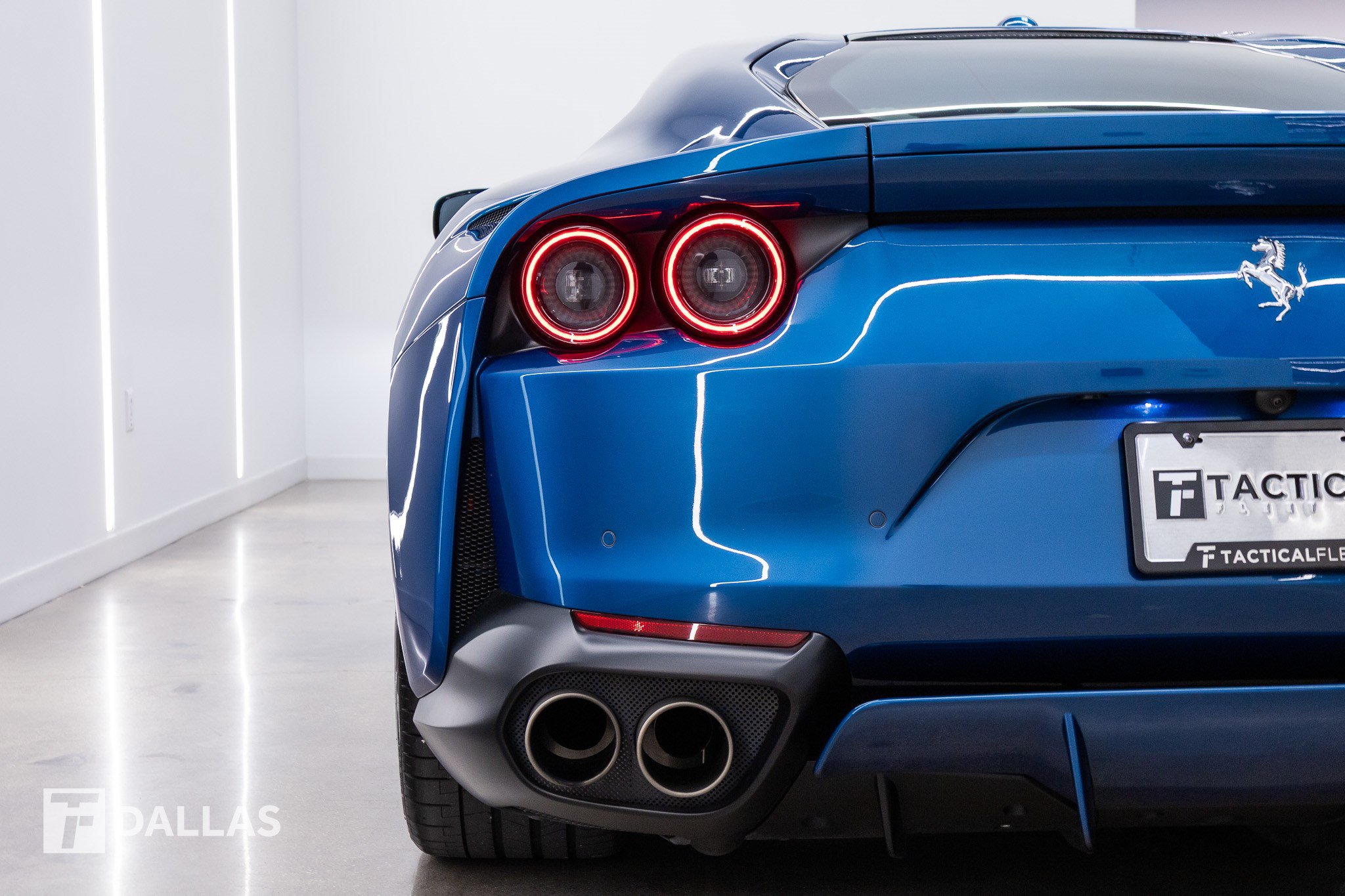 Used 2018 Ferrari 812 Superfast RWD image 18
