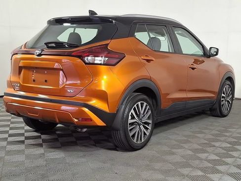 Used 2022 Nissan Kicks SV FWD image 9