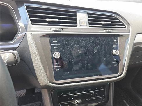Used 2024 Volkswagen Tiguan SE FWD image 20