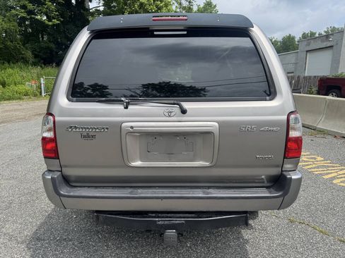 Used 2002 Toyota 4Runner SR5 AWD/4WD image 9