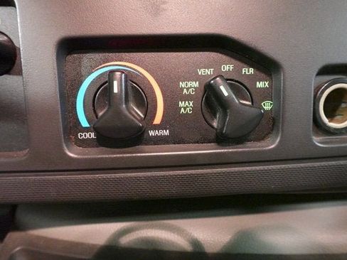 Used 2010 Ford E-350 and Econoline 350 Super Duty image 16