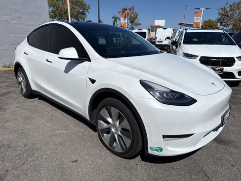 Used 2022 Tesla Model Y Long Range AWD/4WD image 11