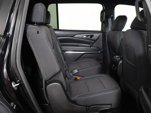 Used 2026 Chevrolet Traverse LT w/ Driver Confidence Package AWD/4WD image 32