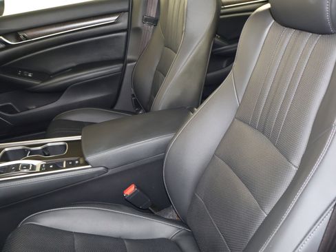 Certified 2022 Honda Accord Touring image 41