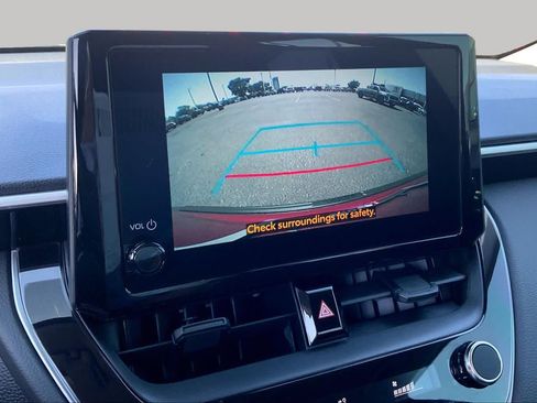 Used 2025 Toyota Corolla Cross LE FWD image 27