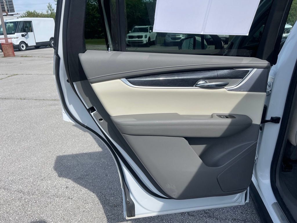 Used 2024 Cadillac XT6 Premium Luxury w/ Technology Package AWD/4WD image 16