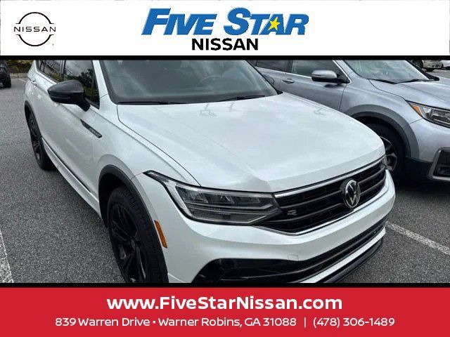 Used 2024 Volkswagen Tiguan SE R-Line FWD image 1
