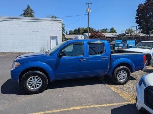 Used 2015 Nissan Frontier SV w/ SV Value Truck Package AWD/4WD image 2
