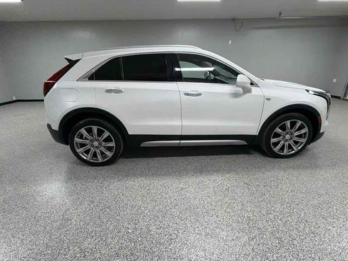Used 2019 Cadillac XT4 Premium Luxury FWD image 2