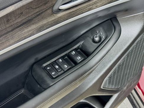 New 2026 Jeep Grand Cherokee Altitude image 21