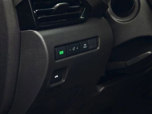 Used 2022 Nissan Sentra SR w/ SR Premium Package FWD image 21