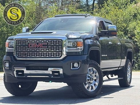 Used 2018 GMC Sierra 2500 Denali w/ Duramax Plus Package image 1