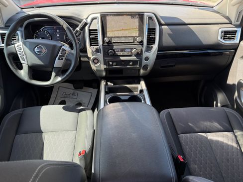 Used 2021 Nissan Titan SV w/ SV Convenience Package RWD image 12