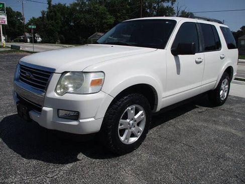 Used 2009 Ford Explorer XLT AWD/4WD image 2