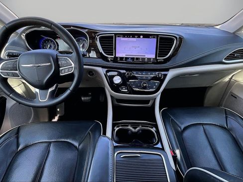 Certified 2022 Chrysler Pacifica Limited image 15