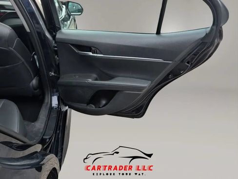 Used 2021 Toyota Camry SE FWD image 17
