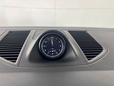 Certified 2025 Porsche Macan image 31