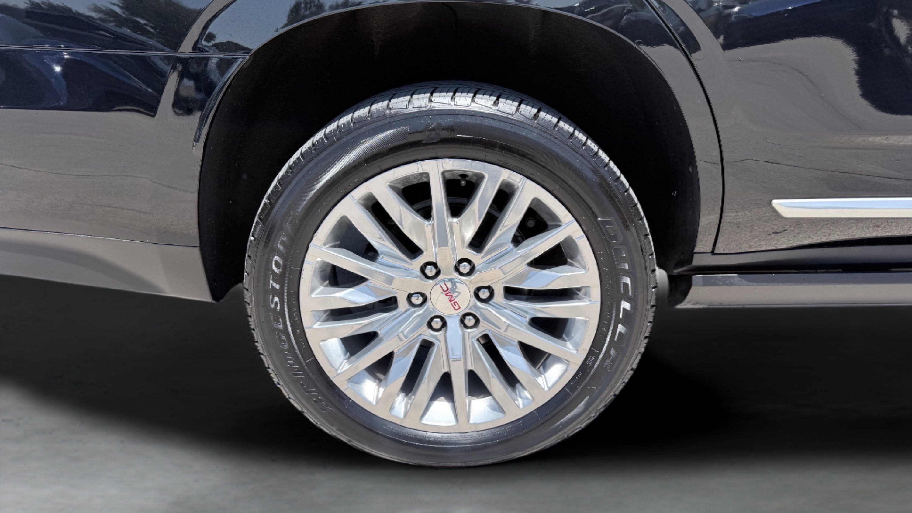 Used 2023 GMC Yukon Denali AWD/4WD image 10