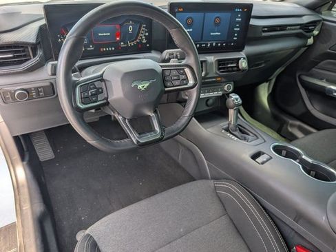 Used 2025 Ford Mustang GT RWD image 5