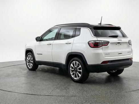 Used 2025 Jeep Compass Limited AWD/4WD image 6