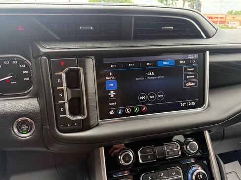 Used 2021 GMC Yukon XL Denali w/ Denali Premium Package AWD/4WD image 25