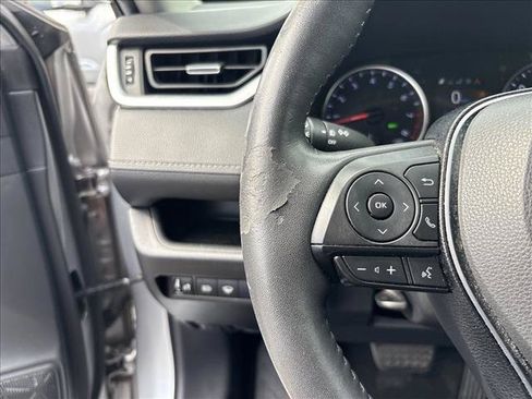 Used 2020 Toyota RAV4 XLE Premium FWD image 18