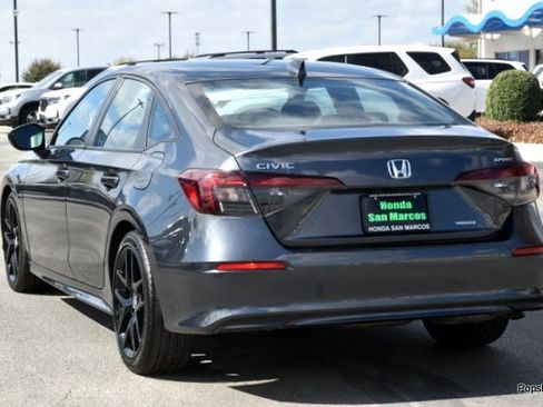 Used 2025 Honda Civic Sport image 4