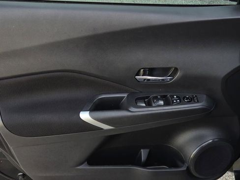 Used 2022 Nissan Kicks SV image 16