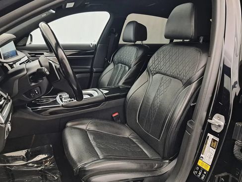 Used 2019 BMW 750i xDrive w/ M Sport Package AWD/4WD image 8