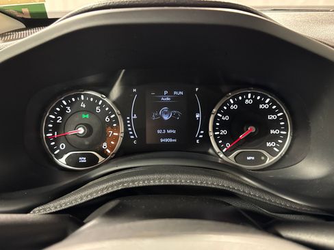 Used 2017 Jeep Renegade Latitude w/ Trailer Tow Group AWD/4WD image 20