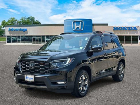 Certified 2023 Honda Passport TrailSport image 2